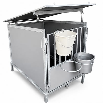 Kalverbox met dak